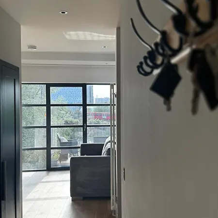 London City Island 1 Bedroom Luxury Apartments, Private Balcony Exterior photo