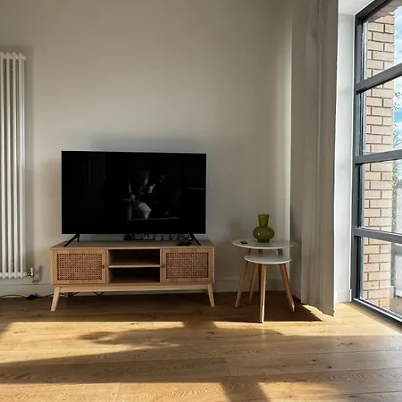 London City Island 1 Bedroom Luxury Apartments, Private Balcony Exterior photo